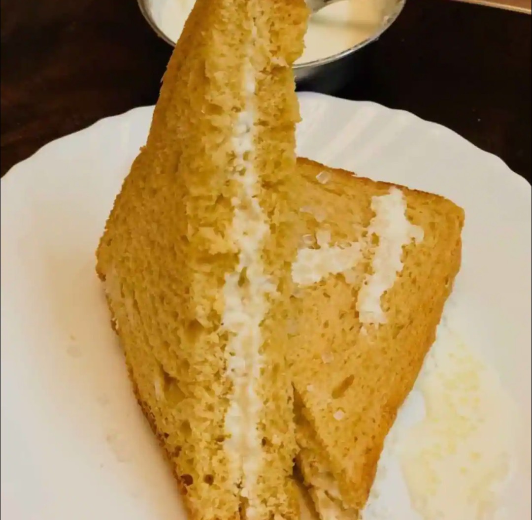 Sandwich Brust And Roll Flavoured ( Malai Sandwich)