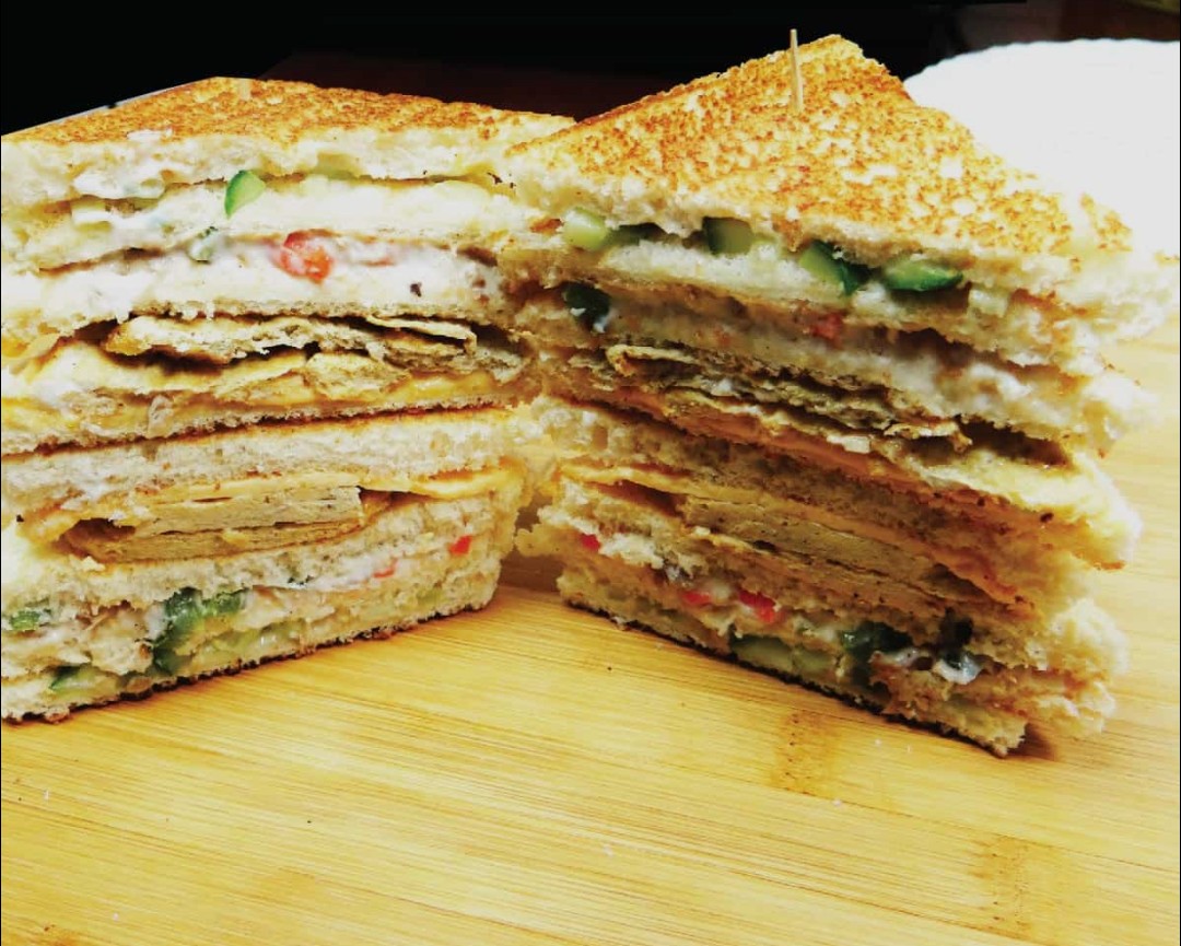 Sandwich Brust And Roll Flavoured ( Club Sandwich)